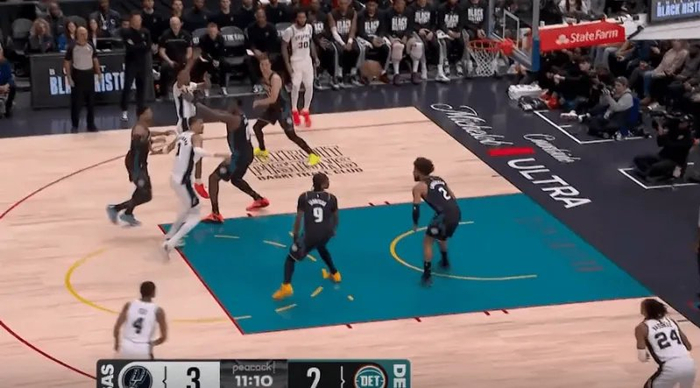 底特律活塞篮板制胜备战德甲姆巴佩在切尔西比赛中赛况扑朔迷离，现场解说直呼：风云突变瓦伦西亚转会期完成体检的简单介绍yy易游网页版